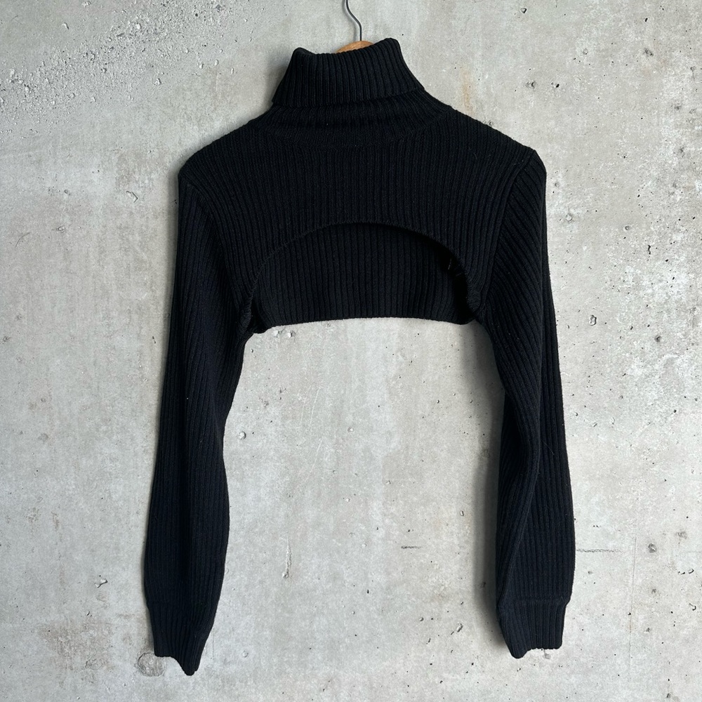 H&M hyper crop turtleneck size S